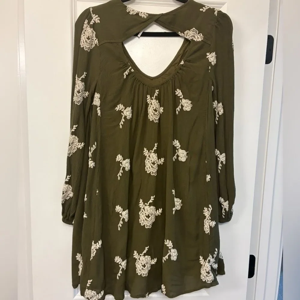 FREE PEOPLE Austin Embroidered Mini Dress Olive Green Women’s Size Small POCKETS